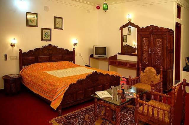 Hotel Pearl Palace Удайпур Екстериор снимка